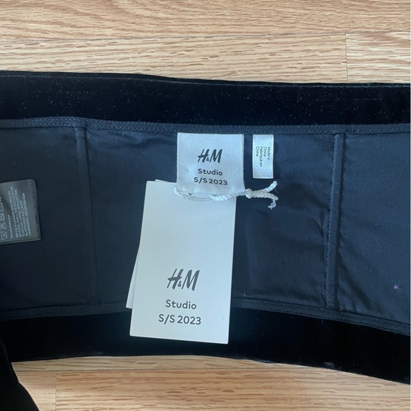 H&M Studio Collection 2023 Velvet bustier - Picture 8 of 8